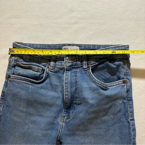 ZARA Size 8 Straight Leg Medium Wash Jeans Raw Frayed Hem - Picture 11 of 11